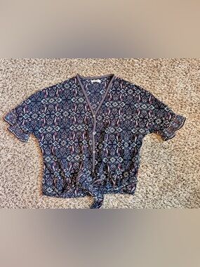 Max Studio Black and White Floral Blouse